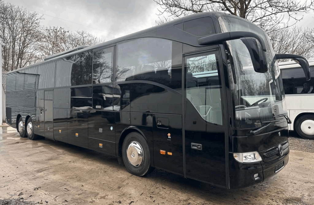 Mercedes Bus